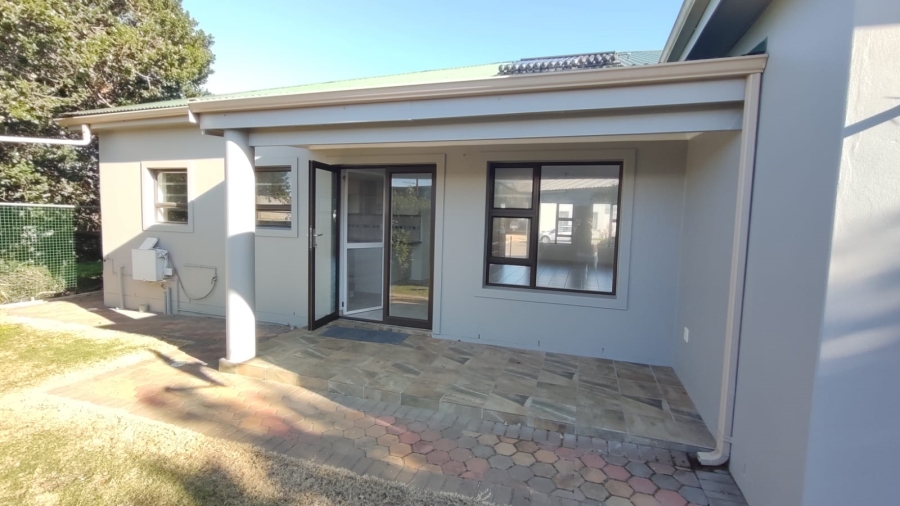 2 Bedroom Property for Sale in Stilbaai Wes Western Cape